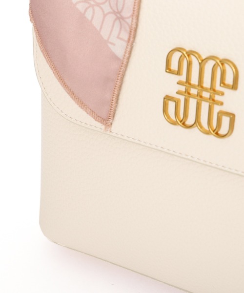 JILL by JILL STUART（ジルバイジルスチュアート）の「Link J スカーフフラップバッグ（ハンドバッグ・レディース・ブラック/アイボリー・FREE）」の14枚目の写真