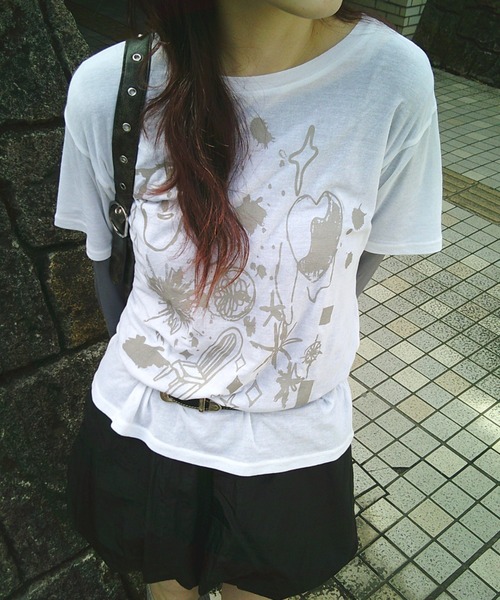 JEANASIS（ジーナシス）の「【25quee】イラストシアーTシャツ/455522（Tシャツ/カットソー・レディース・ブラック系その他/ブラック/ホワイト系その他/ホワイト・FREE）」の2枚目の写真