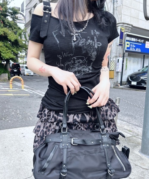 XU（エックスユー）の「【XU】one shoulder punk tops