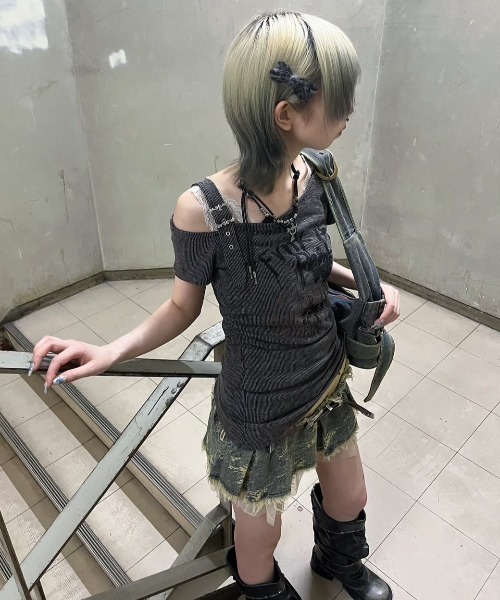 セール】【ユニセックス新作】ストライプハイネックトップス