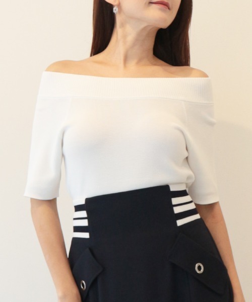 AMBIENT（アンビエント）の「2ウェイオフショルダーニット（ニット/セーター・レディース・ベージュ/ブルー/ブラック/アイボリー/ホワイト・FREE）」の2枚目の写真