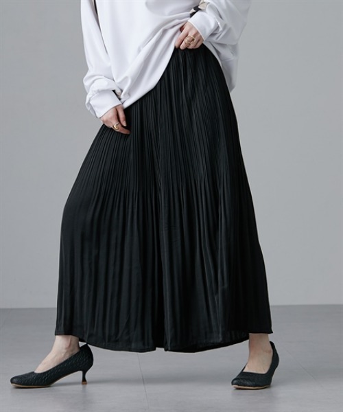Soiunique（スワユニーク）の「ヴィンテージサテン消しプリーツワイドパンツ［Soiunique］（その他パンツ・レディース・ブラック/グレイッシュベージュ/アイボリー・M/L）」の13枚目の写真