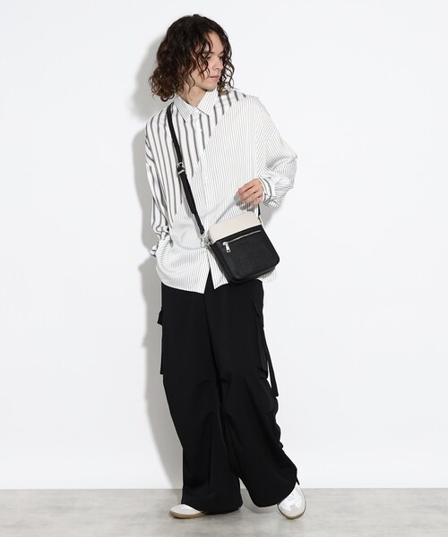 tk.TAKEO KIKUCHI（ティーケータケオキクチ）の「バイカラースクエアショルダーバッグ（ショルダーバッグ・メンズ・ブラック系4/ブラック系/ベージュ系その他7/ベージュ系1/グレー系1/ベージュ系2/ブラック系2・00）」の19枚目の写真