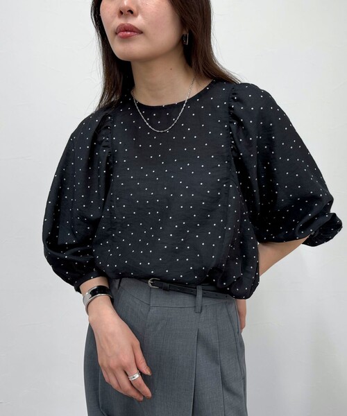 fredy emue（フレディエミュ）の「ドットボリューム袖ブラウス（シャツ/ブラウス・レディース・グリーン系その他/ブラック系その他/ホワイト系その他・38）」の2枚目の写真