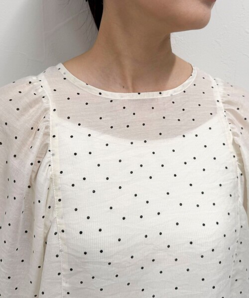 fredy emue（フレディエミュ）の「ドットボリューム袖ブラウス（シャツ/ブラウス・レディース・グリーン系その他/ブラック系その他/ホワイト系その他・38）」の7枚目の写真