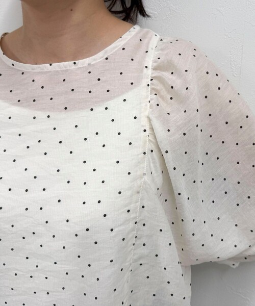 fredy emue（フレディエミュ）の「ドットボリューム袖ブラウス（シャツ/ブラウス・レディース・グリーン系その他/ブラック系その他/ホワイト系その他・38）」の5枚目の写真