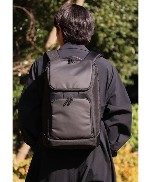 ZERO HALLIBURTON(ゼロハリバートン)の「デイトン デイパック B4収納 14.0インチPC収納 81571(ビジネスバッグ・メンズ・ネイビー/ブラック・FREE)」の2枚目の写真