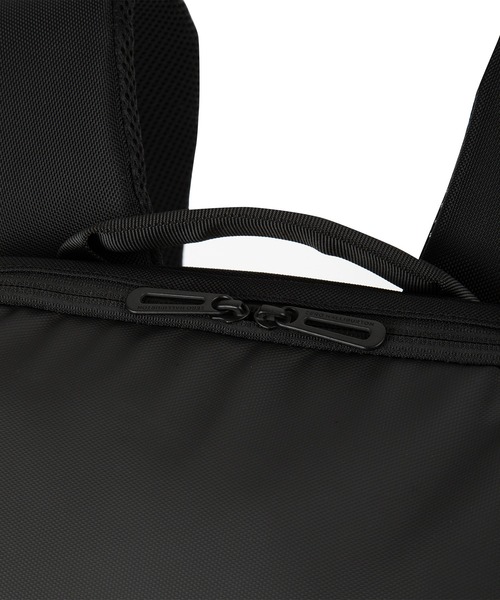 ZERO HALLIBURTON(ゼロハリバートン)の「デイトン デイパック B4収納 14.0インチPC収納 81571(ビジネスバッグ・メンズ・ネイビー/ブラック・FREE)」の17枚目の写真