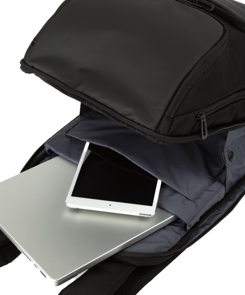 ZERO HALLIBURTON(ゼロハリバートン)の「デイトン デイパック B4収納 14.0インチPC収納 81571(ビジネスバッグ・メンズ・ネイビー/ブラック・FREE)」の4枚目の写真