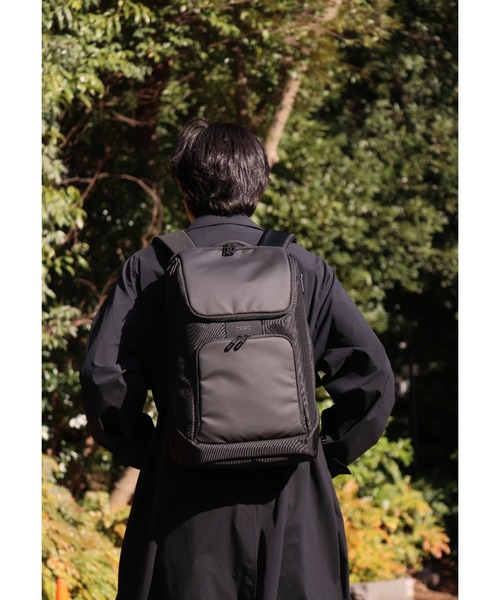 ZERO HALLIBURTON(ゼロハリバートン)の「デイトン デイパック B4収納 14.0インチPC収納 81571(ビジネスバッグ・メンズ・ネイビー/ブラック・FREE)」の18枚目の写真