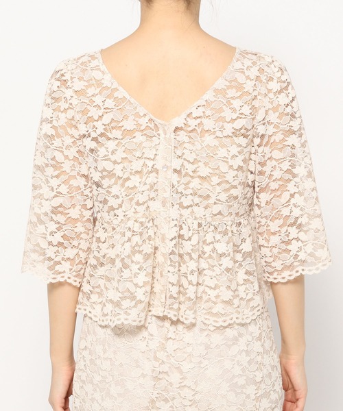 mysty woman(ミスティウーマン)の「2WAYスカラップレースブラウス 497243(シャツ/ブラウス・レディース・オフホワイト/ブラック/ベージュ・FREE)」の6枚目の写真