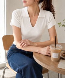 オンオフ問わず着用◎　スタイルアップ効果も期待♪スキッパー半袖ポロニット