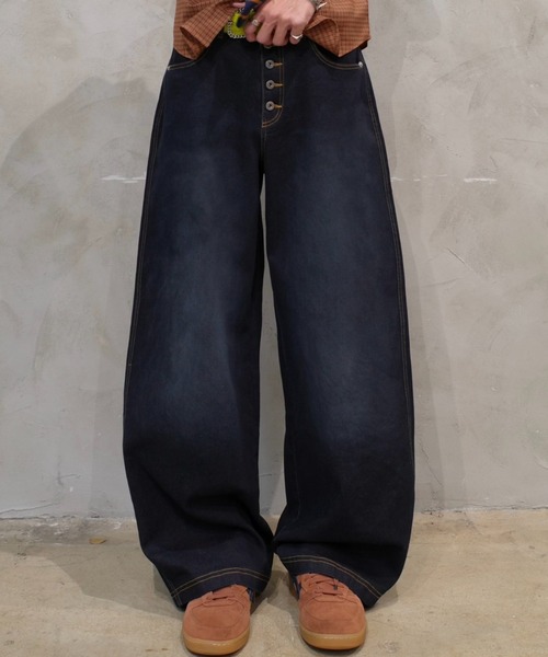 INTER FACTORY(インターファクトリー)の「はる - ボタンフライワイドデニムパンツ - made in INTER FACTORY(デニムパンツ・メンズ・ブラウン/インディゴブルー・MEDIUM/LARGE)」の2枚目の写真