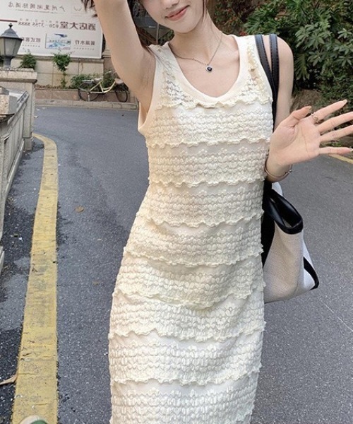 gossip!ロサンゼルス(ゴシップロサンゼルス)の「モコモコフリルニット ノースリーブフェミニンロングワンピース(ワンピース・レディース・オフホワイト・L/M)」の8枚目の写真