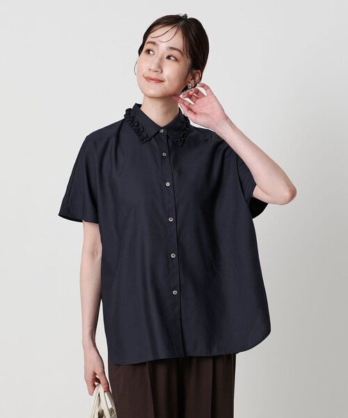 UNITED ARROWS(ユナイテッドアローズ)の「ミニフリル シャツ(シャツ/ブラウス・レディース・オフホワイト/ライトブルー/ネイビー・FREE)」の12枚目の写真