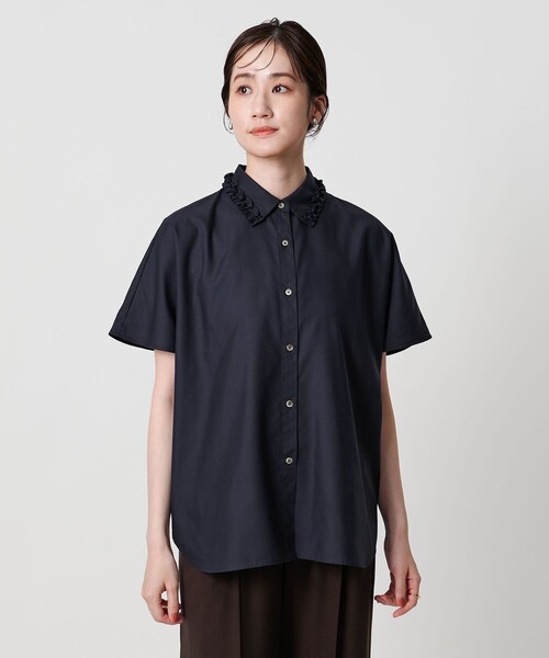 UNITED ARROWS(ユナイテッドアローズ)の「ミニフリル シャツ(シャツ/ブラウス・レディース・オフホワイト/ライトブルー/ネイビー・FREE)」の11枚目の写真