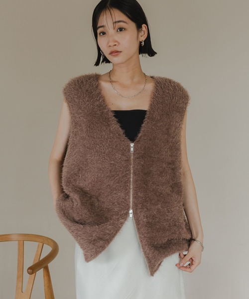 LOWRYS FARM(ローリーズファーム)の「シャギーZIPベスト 579528(ベスト・レディース・ブラウン/アイボリー/グレー・FREE)」の3枚目の写真