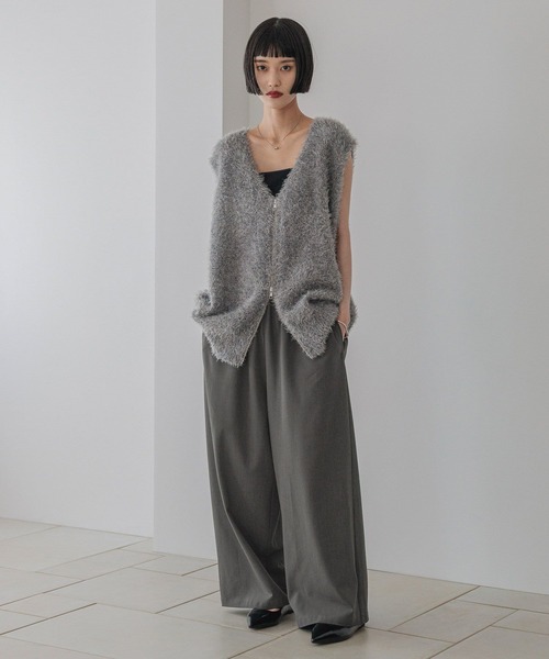 LOWRYS FARM(ローリーズファーム)の「シャギーZIPベスト 579528(ベスト・レディース・ブラウン/アイボリー/グレー・FREE)」の4枚目の写真