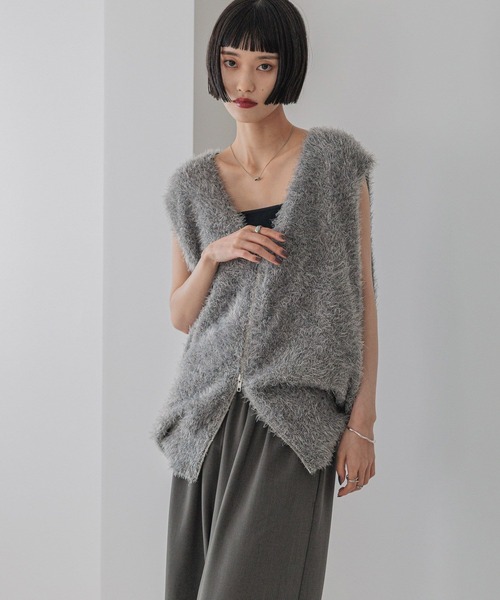 LOWRYS FARM(ローリーズファーム)の「シャギーZIPベスト 579528(ベスト・レディース・ブラウン/アイボリー/グレー・FREE)」の9枚目の写真