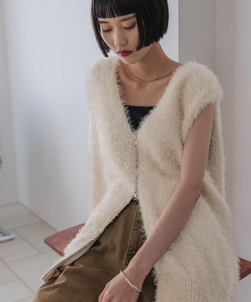 LOWRYS FARM(ローリーズファーム)の「シャギーZIPベスト 579528(ベスト・レディース・ブラウン/アイボリー/グレー・FREE)」の14枚目の写真