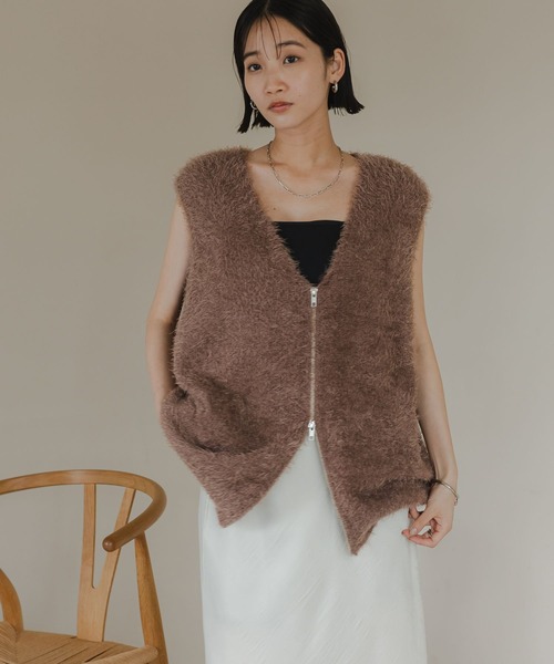 LOWRYS FARM(ローリーズファーム)の「シャギーZIPベスト 579528(ベスト・レディース・ブラウン/アイボリー/グレー・FREE)」の17枚目の写真