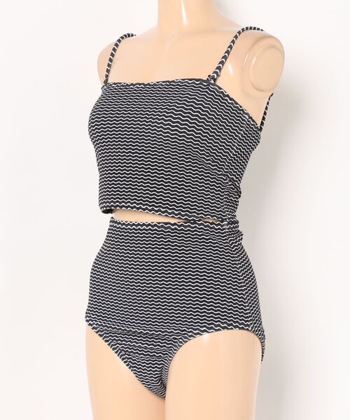 BILLABONG(ビラボン)の「BILLABONG レディース STRIP HIGH WAIST TANKINI 水着 【2025年夏モデル】ビラボンボーダー柄タンキニ(水着)(水着・レディース・レッド系その他/ブラック系その他/ホワイト系その他・LARGE/MEDIUM)」の4枚目の写真
