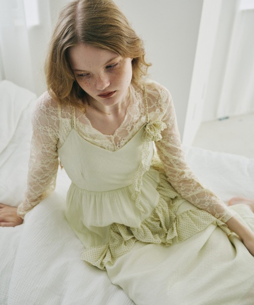 idem（イデム）の「dot × rose corsage cami onepiece / コサージュ付きドットフリルキャミワンピース（ワンピース・レディース・アイボリー/ブラック・FREE）」の11枚目の写真