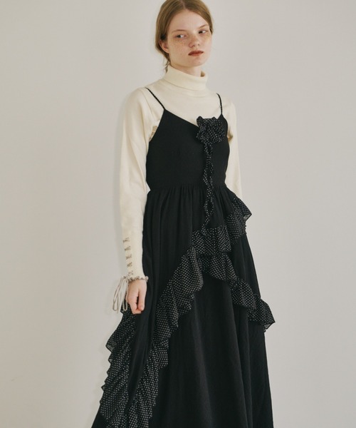 idem（イデム）の「dot × rose corsage cami onepiece / コサージュ付きドットフリルキャミワンピース（ワンピース・レディース・アイボリー/ブラック・FREE）」の9枚目の写真