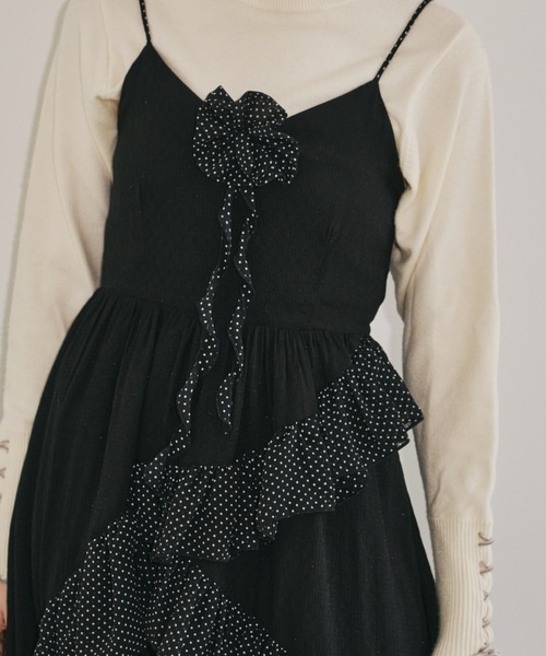 idem（イデム）の「dot × rose corsage cami onepiece / コサージュ付きドットフリルキャミワンピース（ワンピース・レディース・アイボリー/ブラック・FREE）」の8枚目の写真