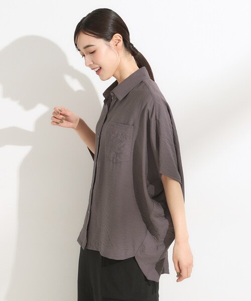 SHOO・LA・RUE(シューラルー)の「【洗える/S-LL/5分袖】1枚でも羽織としても。さらさらドレープシャツ(シャツ/ブラウス・レディース・オレンジ/ブラウン系その他/ライトベージュ/ダークグリーン・01/02/03/04)」の6枚目の写真