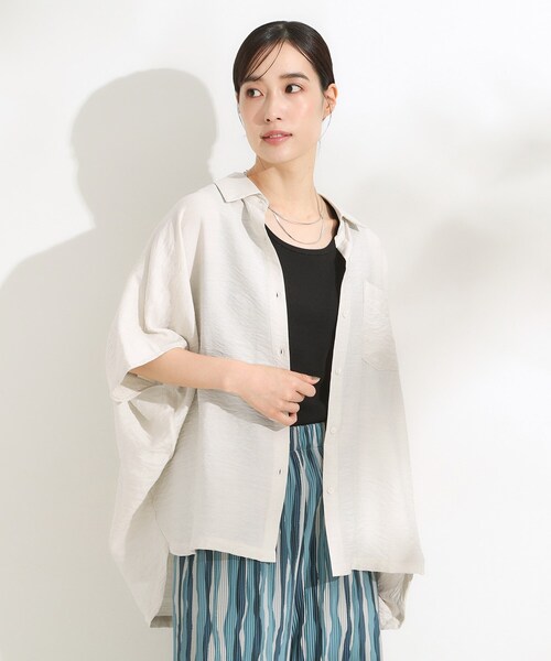 SHOO・LA・RUE(シューラルー)の「【洗える/S-LL/5分袖】1枚でも羽織としても。さらさらドレープシャツ(シャツ/ブラウス・レディース・オレンジ/ブラウン系その他/ライトベージュ/ダークグリーン・01/02/03/04)」の13枚目の写真