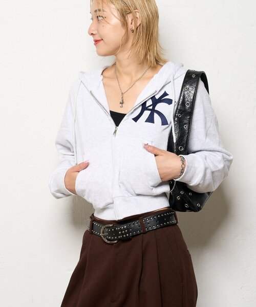 WHO'S WHO gallery（フーズフーギャラリー）の「【KOOKY'N/クーキー】KYロゴジップパーカー（パーカー・レディース・ライトグレー/ネイビー/ブラック・LARGE/MEDIUM/SMALL/X-SMALL）」の19枚目の写真