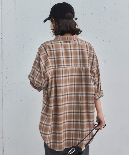 Doux archives（ドゥアルシーヴ）の「オンブレチェックシャツ（シャツ/ブラウス・レディース・ブラウン/ブラック/ブルー・38）」の22枚目の写真