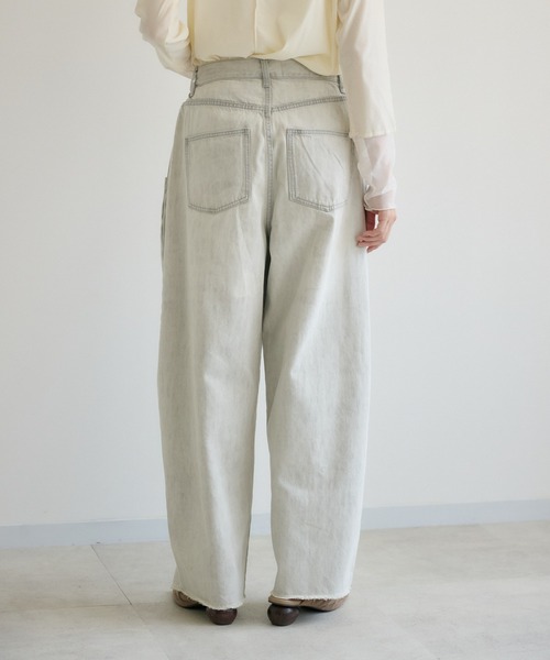 Paradise Picnic(パラダイスピクニック)の「CYAN ドレープPKサイドタックデニム(デニムパンツ・レディース・グレー/ブルー・SMALL/MEDIUM)」の12枚目の写真