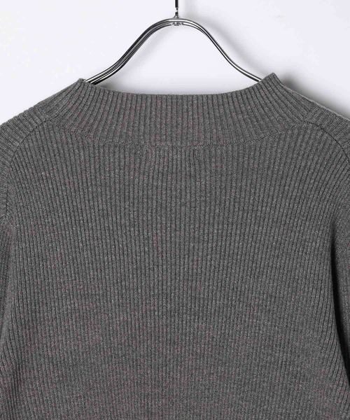 LEPSIM（レプシィム）の「12ゲージハイネックリブプルオーバー2　582379（ニット/セーター・レディース・オフホワイト/チャコールグレー/レッド/ブラック/ホワイト×ブラック・FREE）」の10枚目の写真