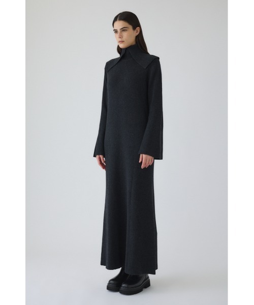 RIM.ARK(リムアーク)の「Long high collar knit dress ロングハイカラーニットドレス(ドレス・レディース・ブラウン/ブラック/チャコールグレー・36/38)」の5枚目の写真