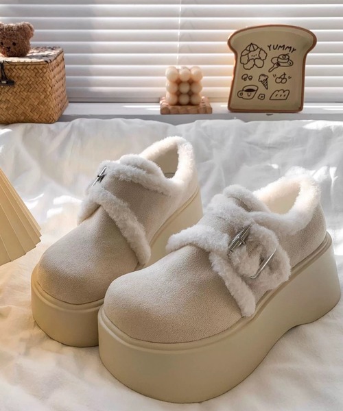 Sibra(シブラ)の「もこもこファー×厚底デザイン ガーリーに履ける冬のあったかシューズ(その他シューズ・レディース・ブラック/アイボリー・S/M/L)」の14枚目の写真
