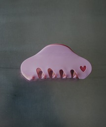 Nothing And Others（ナッシングアンドアザーズ）の「「Nothing And Others × Ayumi Uehara Collection」Heart Cutout Bicolor Hair Clip With Charm（バレッタ/ヘアクリップ）」