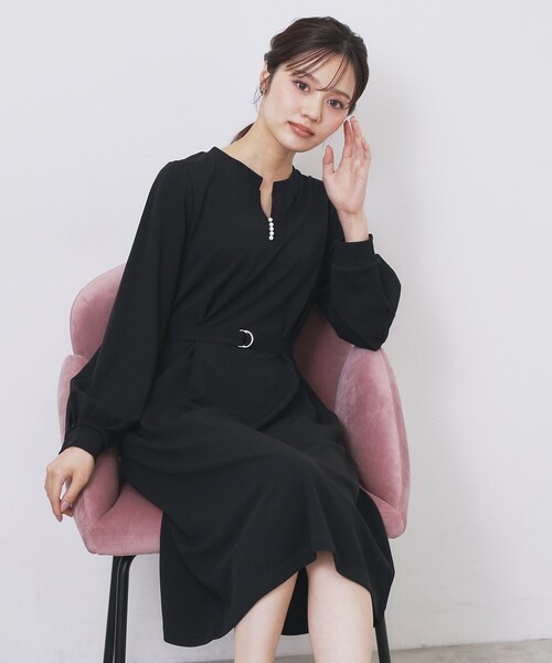セール】パール調ボタン付きキーネックワンピース【洗濯機OK】《S～3L