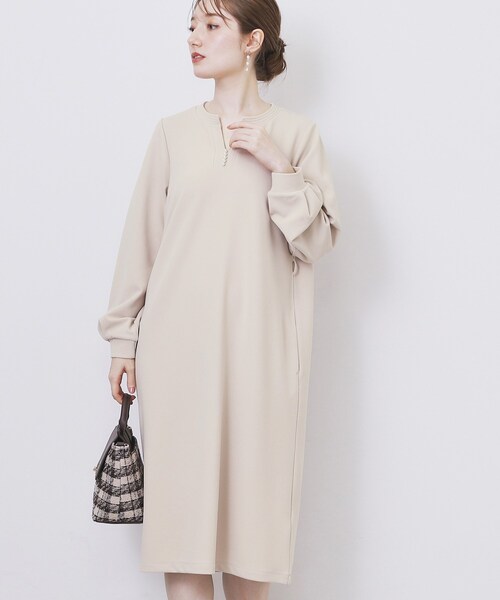 index（インデックス）の「パール調ボタン付きキーネックワンピース【洗濯機OK】《S～3L》（ワンピース・レディース・ナチュラル/ブラウン系その他/ブラック・44/42/40/38/36）」の13枚目の写真