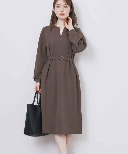 index（インデックス）の「パール調ボタン付きキーネックワンピース【洗濯機OK】《S～3L》（ワンピース・レディース・ナチュラル/ブラウン系その他/ブラック・44/42/40/38/36）」の18枚目の写真