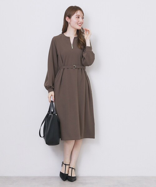 セール】パール調ボタン付きキーネックワンピース【洗濯機OK】《S～3L
