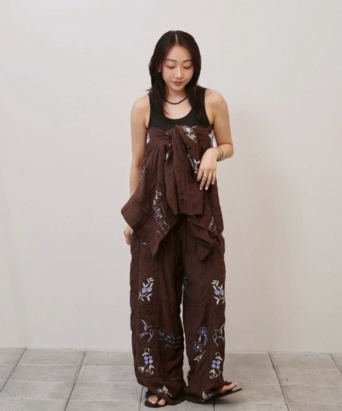 TODAYFUL（トゥデイフル）の「Embroidery Patchwork Shirts（シャツ/ブラウス・レディース・キナリ/バーガンディー/ブラック・FREE）」の5枚目の写真