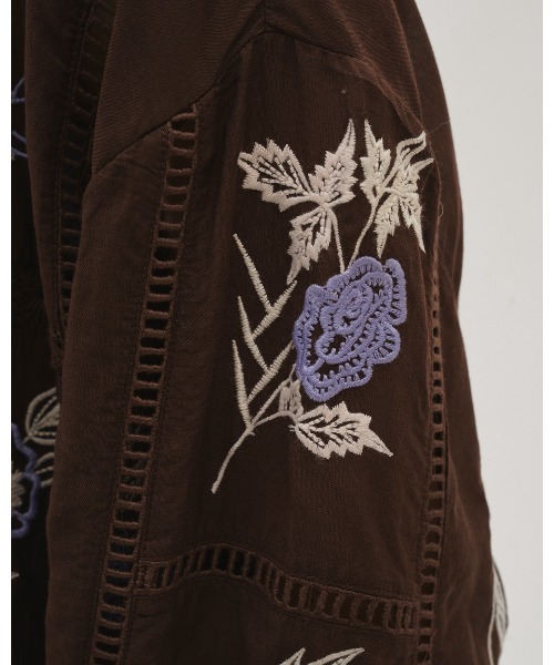 TODAYFUL（トゥデイフル）の「Embroidery Patchwork Shirts（シャツ/ブラウス・レディース・キナリ/バーガンディー/ブラック・FREE）」の9枚目の写真