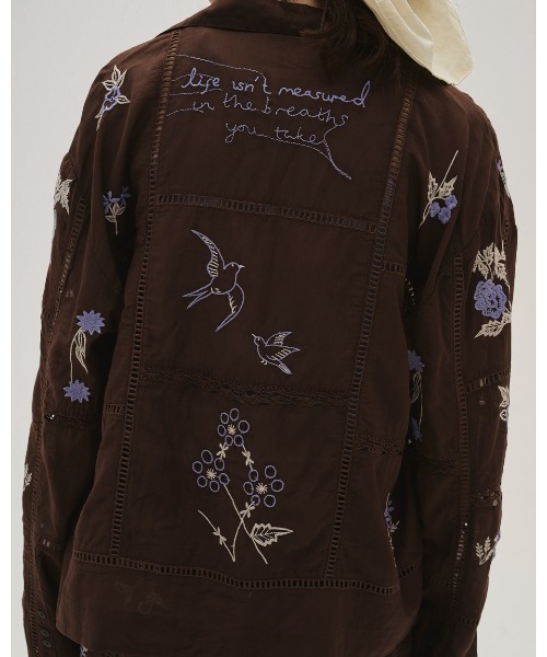 TODAYFUL（トゥデイフル）の「Embroidery Patchwork Shirts（シャツ/ブラウス・レディース・キナリ/バーガンディー/ブラック・FREE）」の11枚目の写真