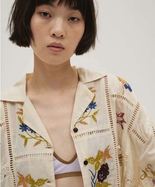 TODAYFUL（トゥデイフル）の「Embroidery Patchwork Shirts（シャツ/ブラウス・レディース・キナリ/バーガンディー/ブラック・FREE）」の15枚目の写真
