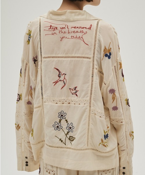TODAYFUL（トゥデイフル）の「Embroidery Patchwork Shirts（シャツ/ブラウス・レディース・キナリ/バーガンディー/ブラック・FREE）」の16枚目の写真