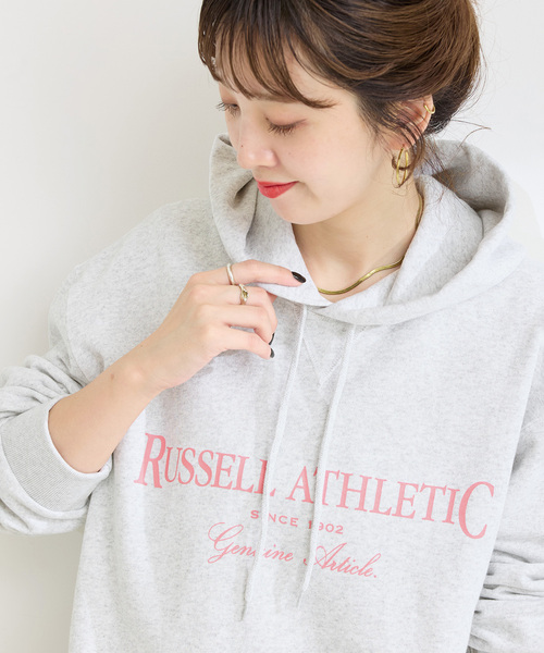 Russell Athletic(ラッセルアスレティック)の「RUSSELL ATHLETIC / ラッセル・アスレティック 別注 裏毛ロゴフーディー(スウェット・レディース・チャコールグレー/ブルー/ブラック/ホワイト/レッド・FREE)」の4枚目の写真