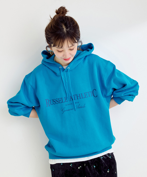 Russell Athletic(ラッセルアスレティック)の「RUSSELL ATHLETIC / ラッセル・アスレティック 別注 裏毛ロゴフーディー(スウェット・レディース・チャコールグレー/ブルー/ブラック/ホワイト/レッド・FREE)」の1枚目の写真