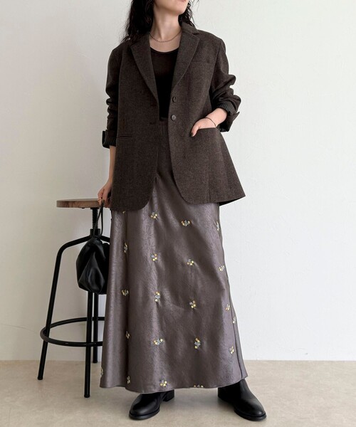 fredy emue（フレディエミュ）の「サテンフラワー刺繍スカート（スカート・レディース・グレー系その他/ブラック系その他・36/38）」の16枚目の写真